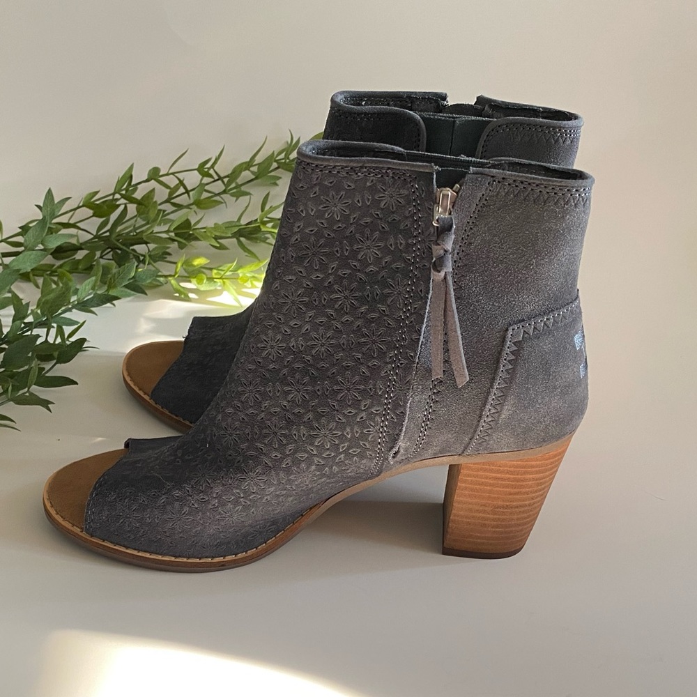 Toms Majorca Floral Embossed Peep-Toe Bootie